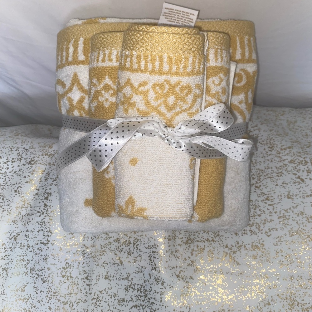 Elegant Gold and White Bath Towel Set